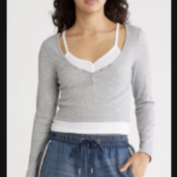 Madden Girl Twofer Long Sleeve T-Shirt LIGHT GREY HEATHER/ WHITE, Size Large - Picture 1 of 2